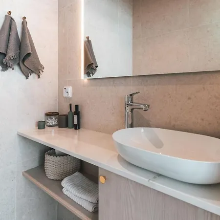 Vintturi - Luxury With Jacuzzi Апартаменти *